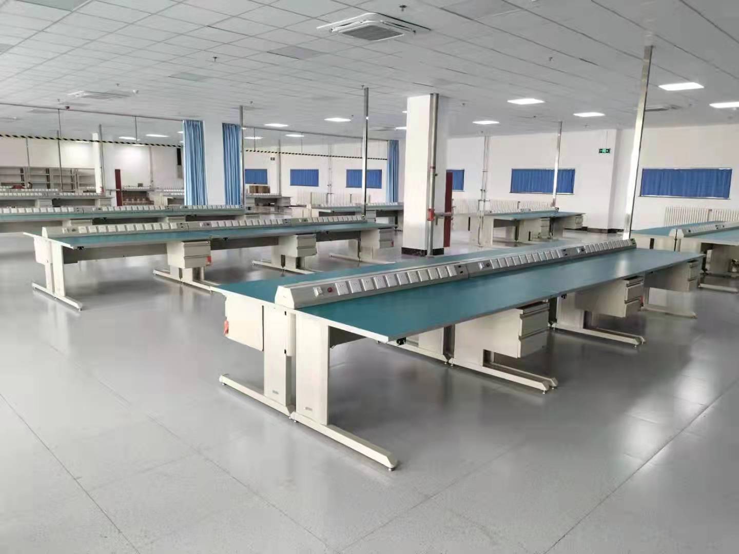 防靜電工作臺(tái)